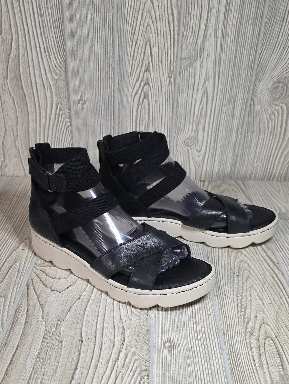 Born Deshka Black Platform Sandals Womens Size 9